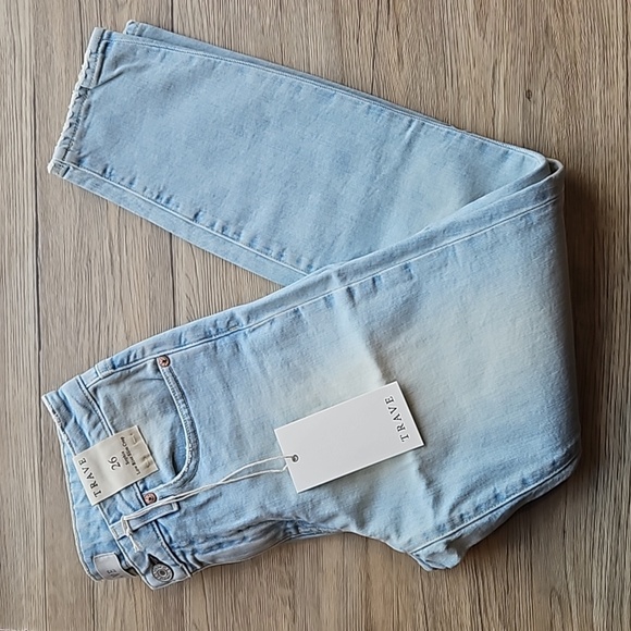 Trave Light Wash Sophie Low Rise Slim Cropped Jeans 26 NWT - Picture 9 of 10